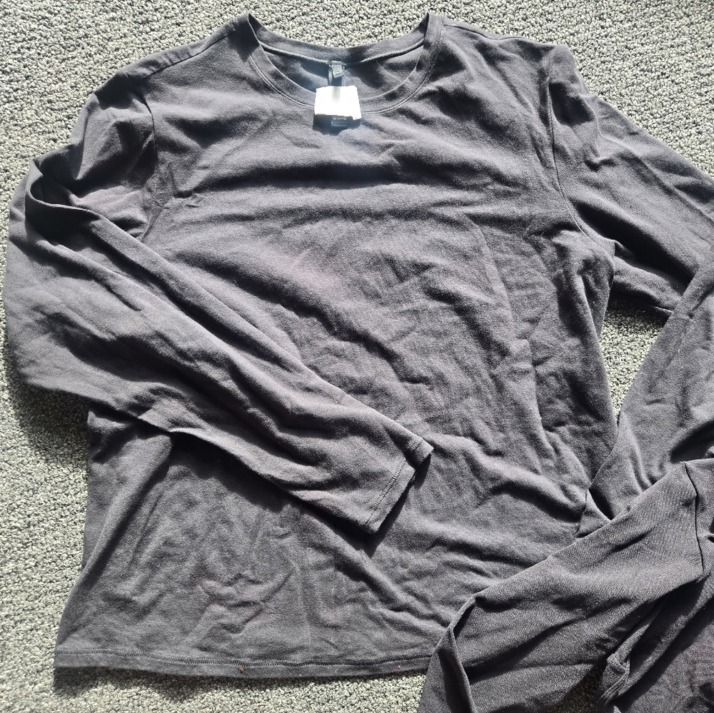 SKIMS LONG SLEEV SHIRT LOT OF 2 - Picture 3 of 3